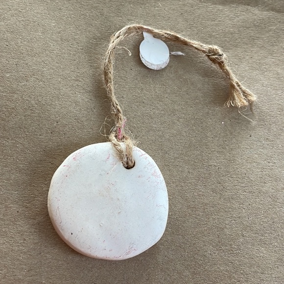 Ceramic BELIEVE ornament - Picture 2 of 4